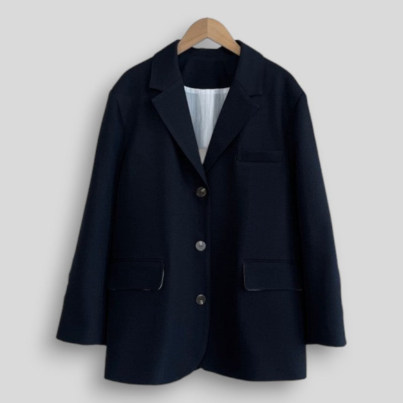 Damska marynarka oversize z kieszeniami z klapką – elegancki krój na każdą okazję